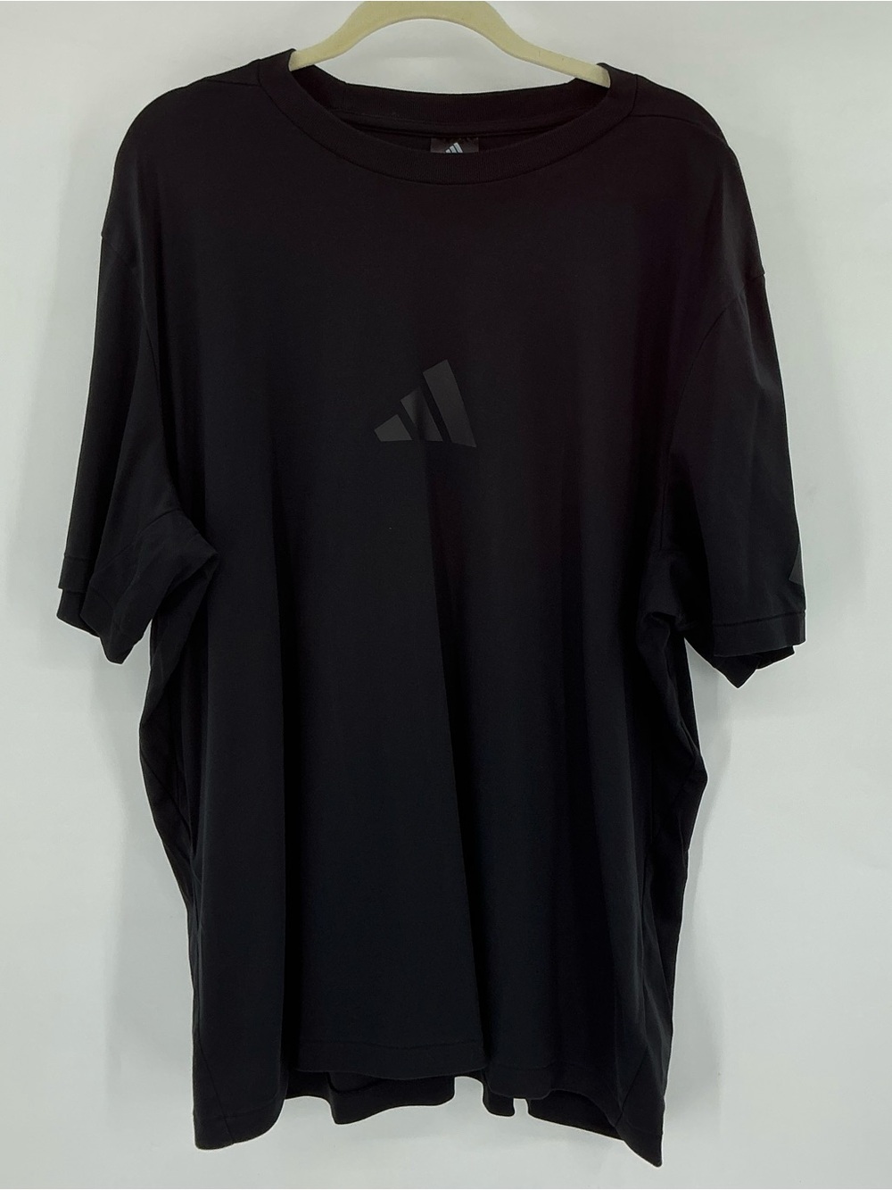adidas Black Short-Sleeve Athletic Tee with Subtle Logo